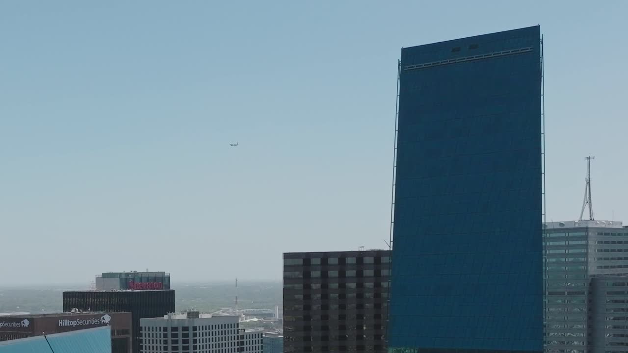 Vista dello skyline di Dallas con edifici nel centro del Texas