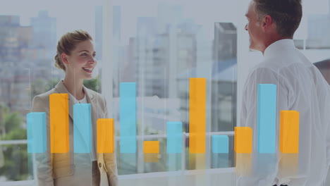 animación del procesamiento de datos financieros sobre sonrientes hombres de negocios caucásicos estrechando la mano