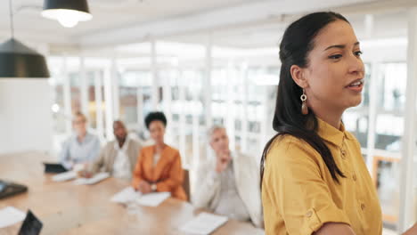 Reunión-De-Negocios-Con-Mujer