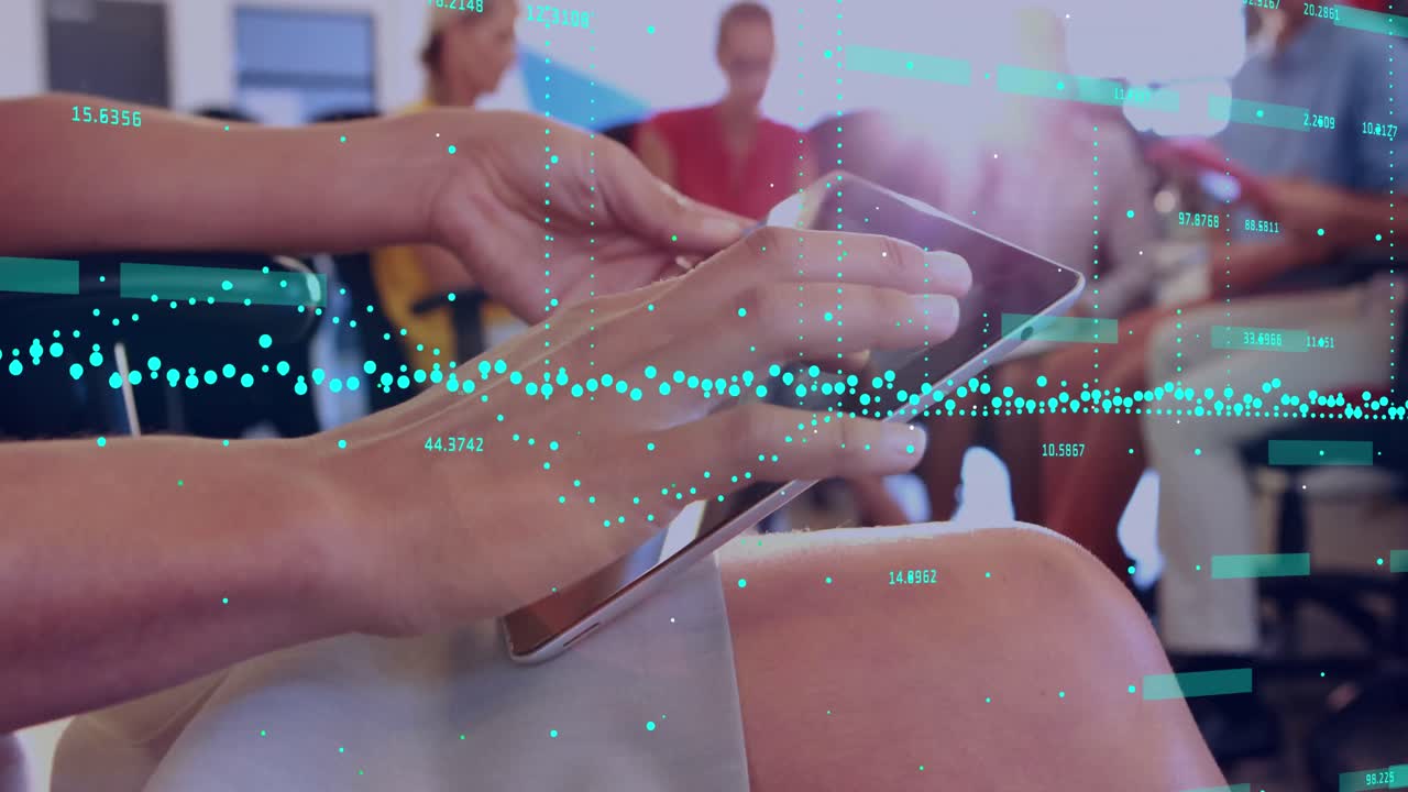 animación de las estadísticas y el procesamiento de datos sobre diversos empresarios en la oficina