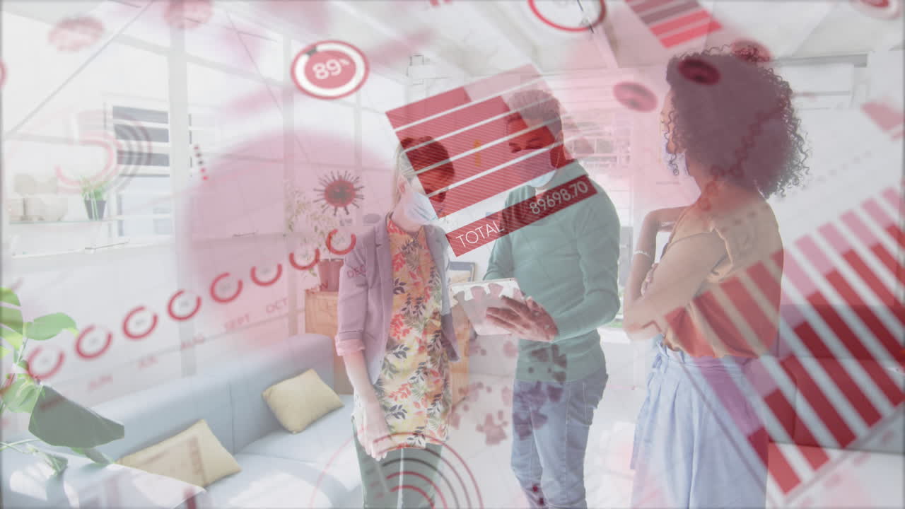 사무실에서 마스크를 쓰고 있는 동료들과 함께 통계를 보여주는 디지털 인터페이스의 애니메이션