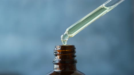 essential oil dropper bottle