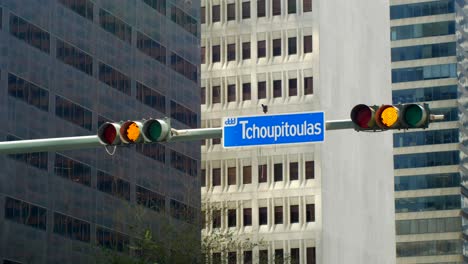 tchoupitoulas traffic sign light day