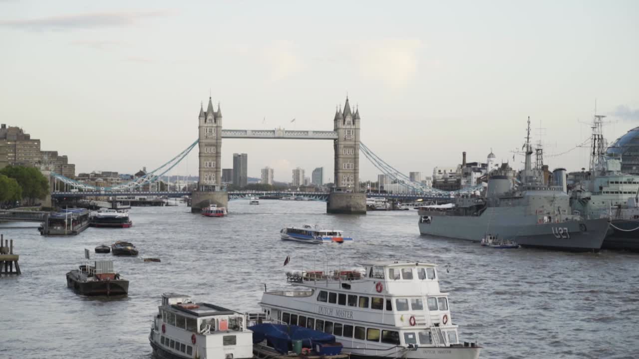tower bridge y el río támesis, londres