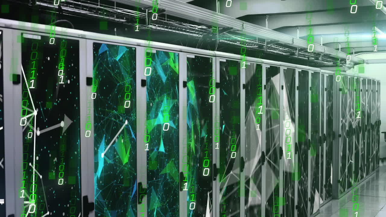 animación de la red de conexiones con codificación binaria que cae sobre la sala del servidor