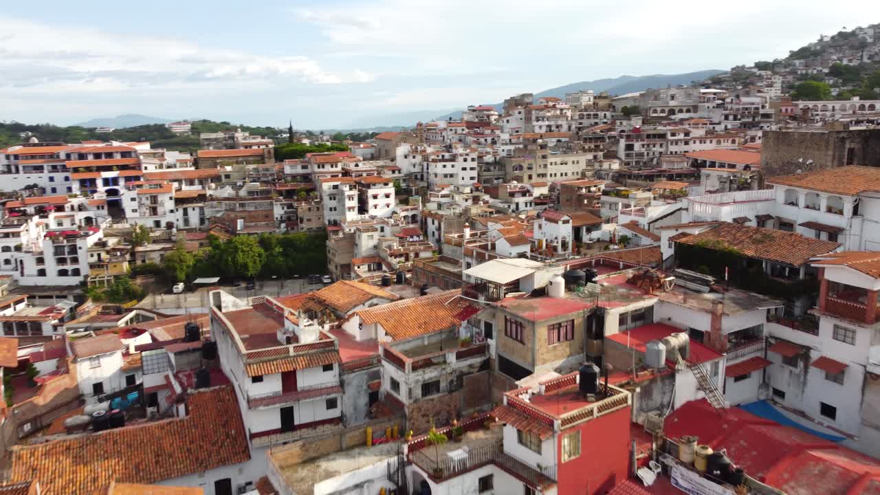 taxco es una ciudad en el estado de guerrero, famosa por la arquitectura colonial española