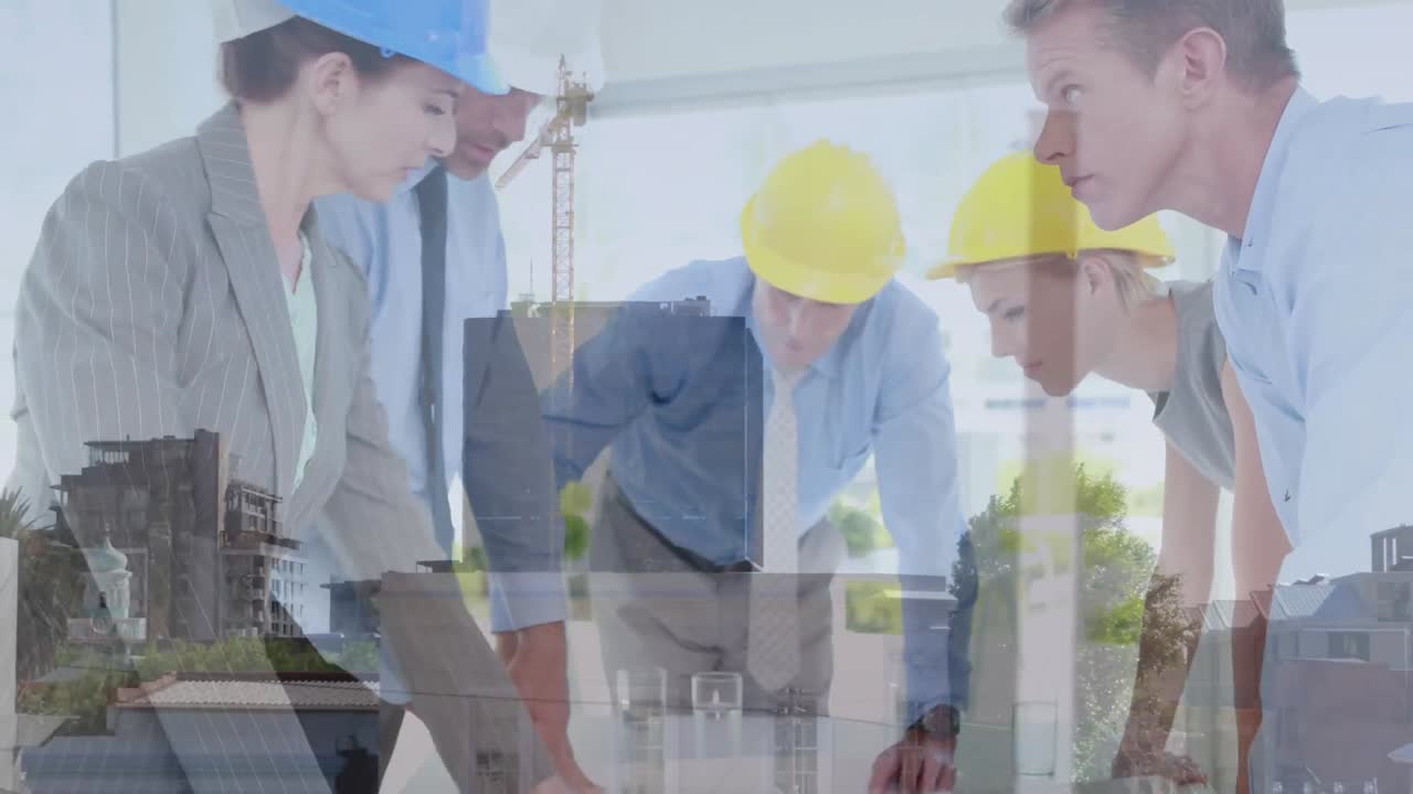 animación de diversos empresarios en el sitio de construcción