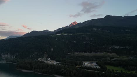 Clips-De-Drones-Que-Capturan-Los-Grandes-Lagos-De-Los-Alpes-Europeos.