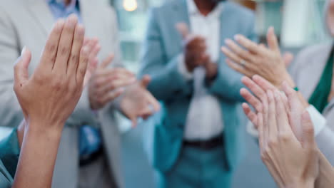 círculo, manos y gente de negocios celebración