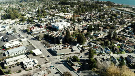 Vista-De-Drones-Del-Centro-De-Santa-Cruz,-California