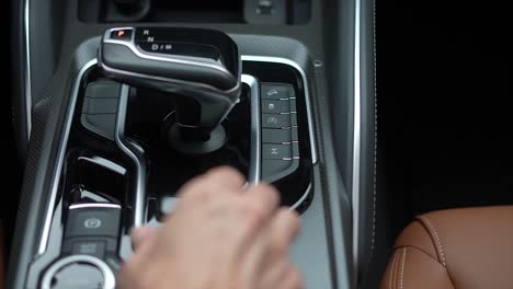 palanca de cambios de coche, interior de coche moderno, maxus d90