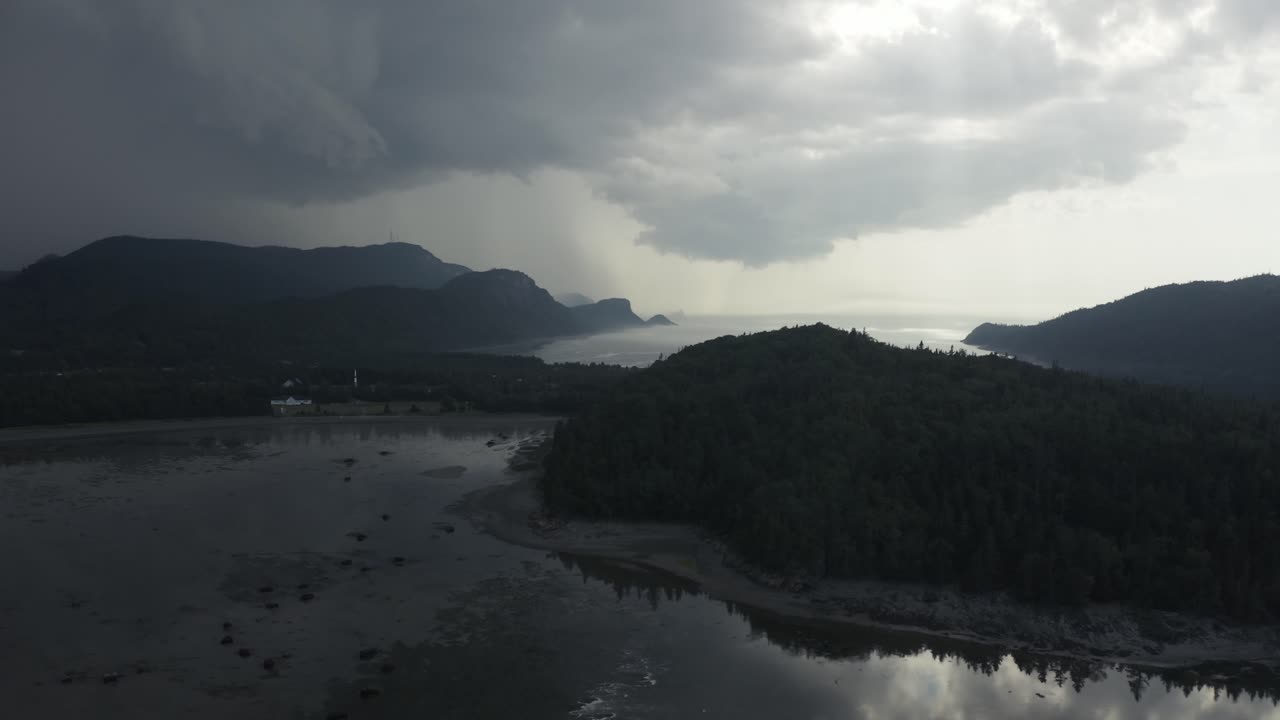 Incoming storm, Drone pull in, zoom