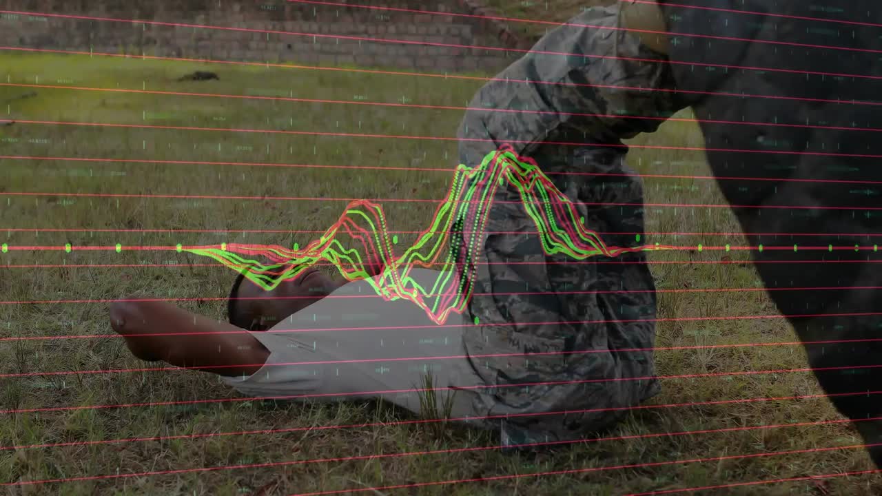animación del procesamiento de datos sobre un hombre musculoso haciendo ejercicio con un neumático