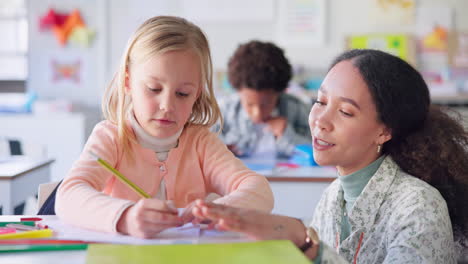 maestra, chica y ayuda con la escritura