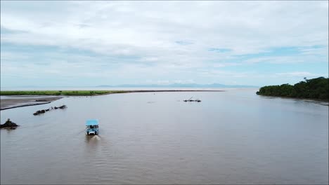 Boat-In-Tropical-River,-Tarcoles-Costa-Rica,-Puntarenas,-Mangrove,-Nature