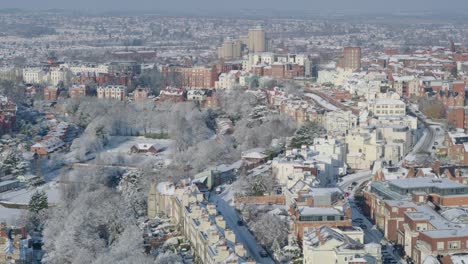 Toma-Aérea-De-Las-Calles-Residenciales-De-Nottingham