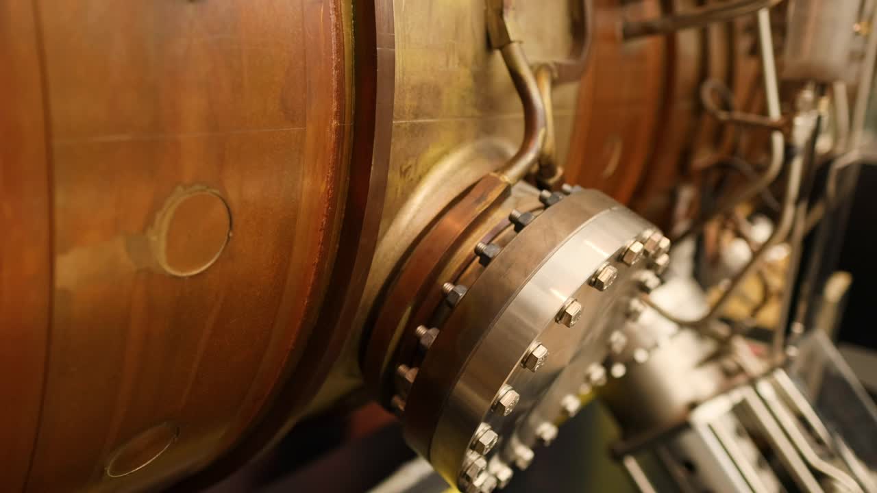 움직이는 복잡한 기계적 구성 요소의 클로즈업