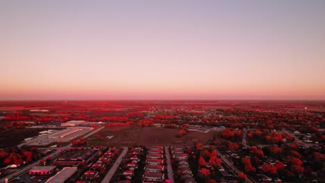 Aufschlussreiche-Wohnhäuser-In-Monee-Illinois-Bei-Sonnenuntergang