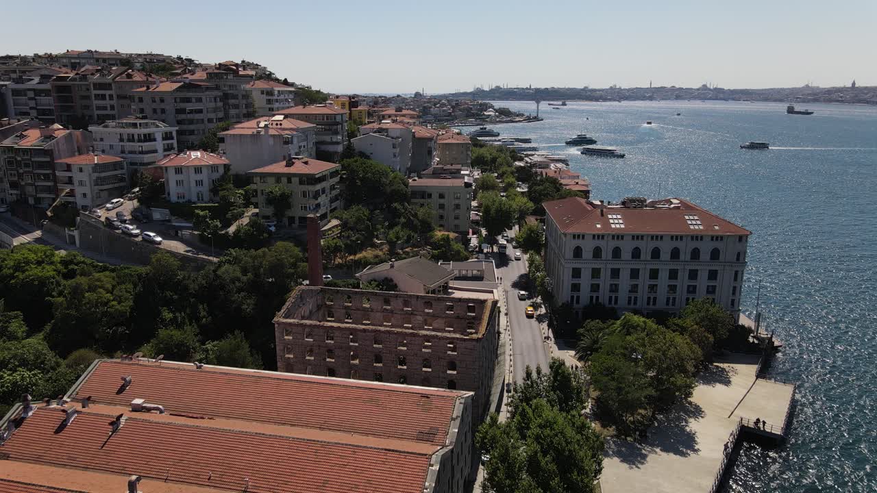 dron aéreo con vistas a la ciudad histórica