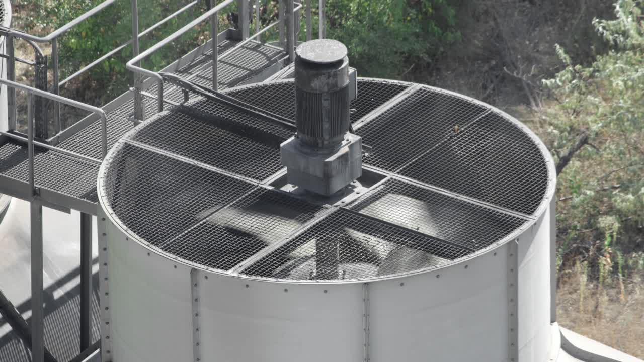 gran ventilador industrial giratorio