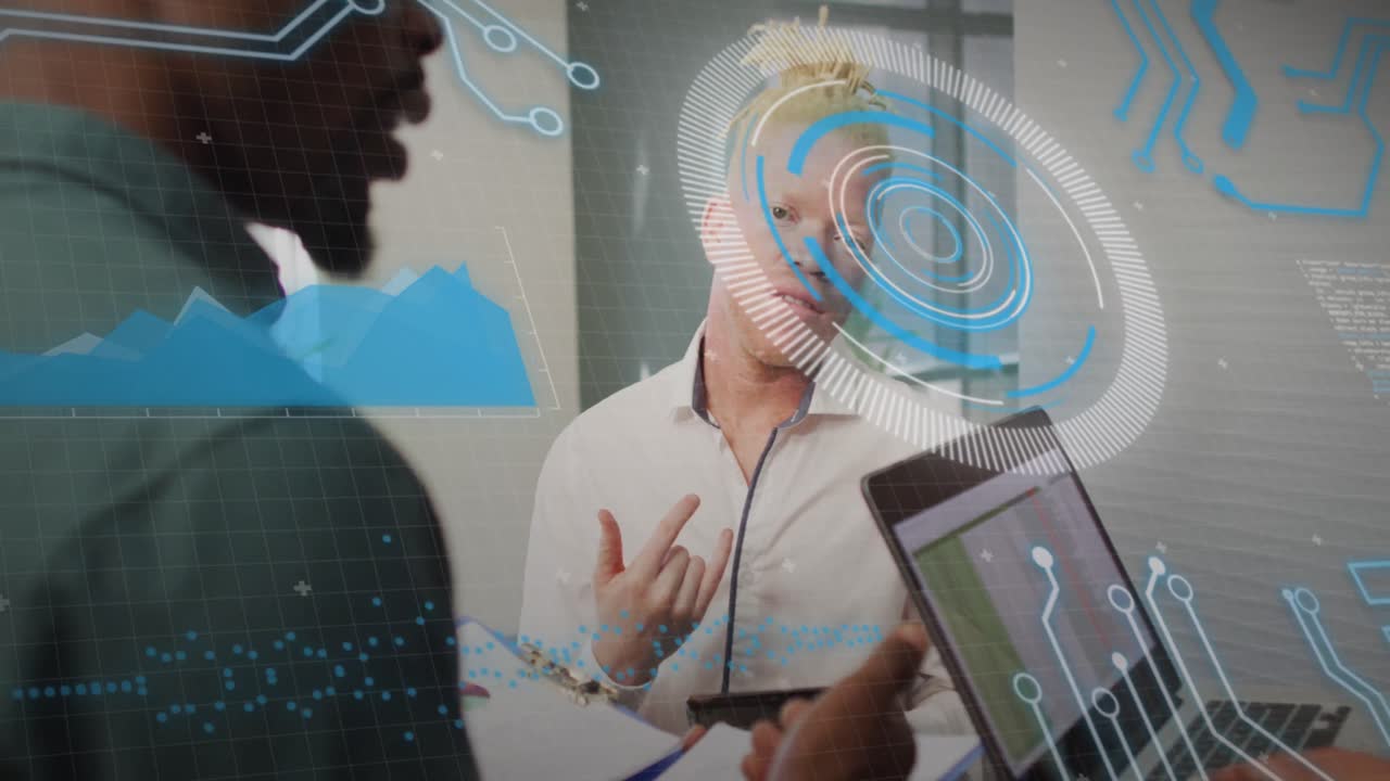 animación del procesamiento de datos sobre diversas personas de negocios en la oficina