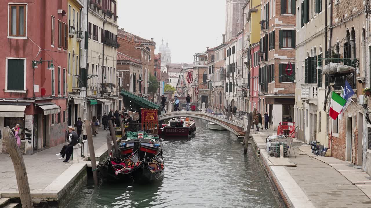 Busy Venice Canal On A Foggy Morning