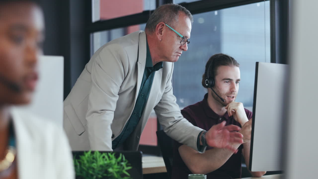 centro de llamadas, consultoría y entrenamiento con el hombre