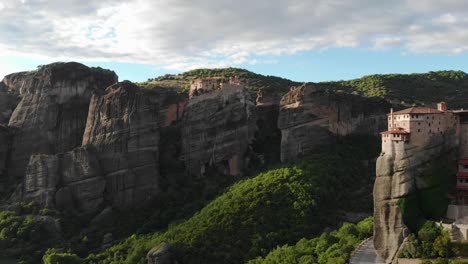 Roussanou-Monastery-in-the-foreground-and-Varlaam-Monastery-in-the-background