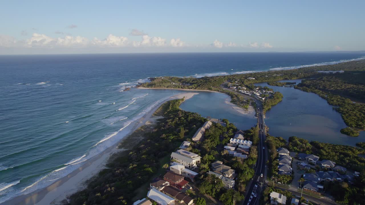 punto de hastings en el noreste de nueva gales del sur, australia, en el condado de tweed - toma aérea de drones