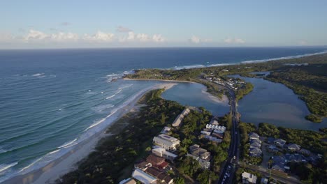 punto de hastings en el noreste de nueva gales del sur, australia, en el condado de tweed - toma aérea de drones