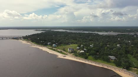 Vista-Aérea-De-Milo&#39;s-Point-En-Ocean-Springs,-Mississippi