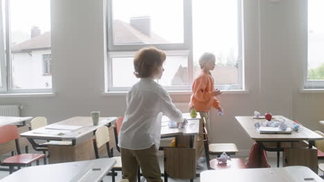 students playing in the classroom.