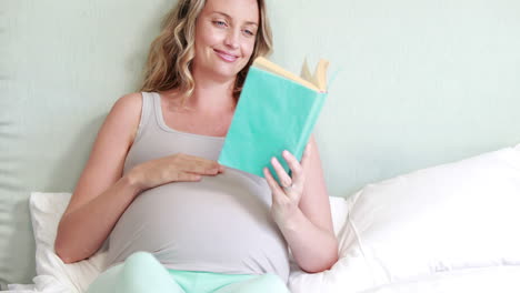 Pregnant-woman-reading-book