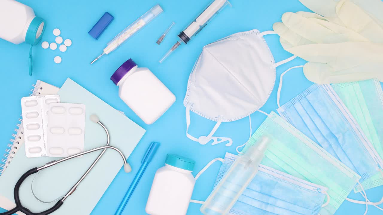 의료 장비와 코로나19 예방은 파란색 테마로 움직입니다.