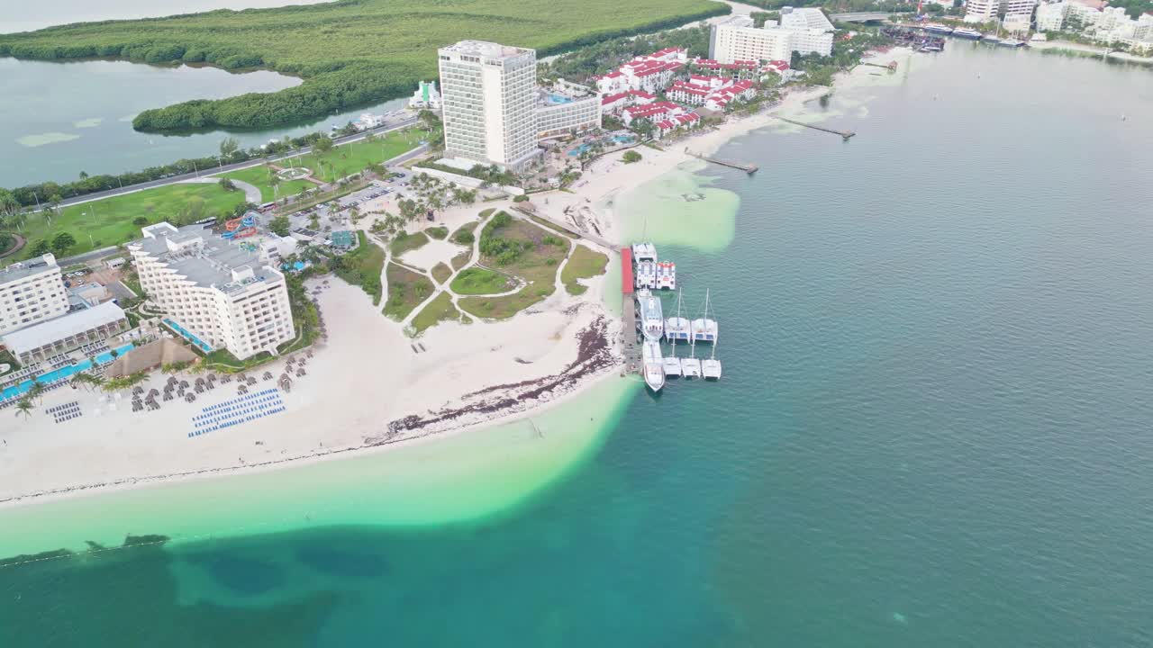 Cancun playa langosta showcasing resorts, beaches, and clear water, aerial view