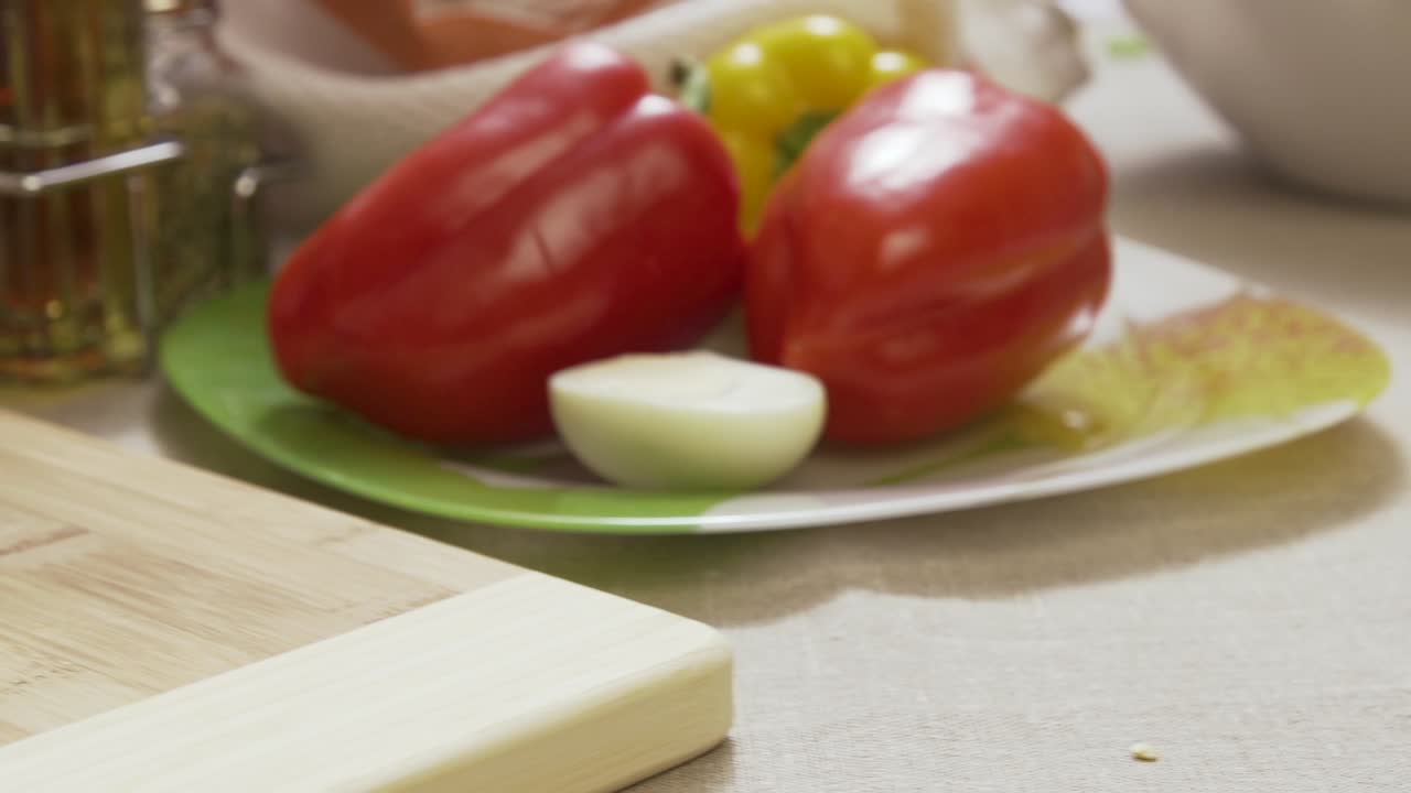 cortar el pepino en rodajas