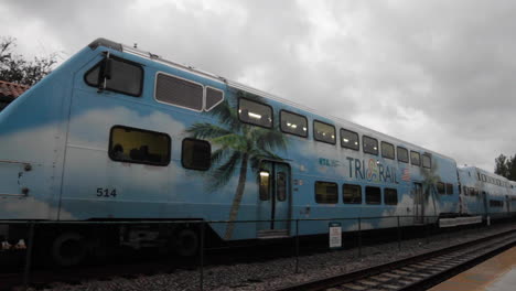 tri-rail train leaving station deerfield beach