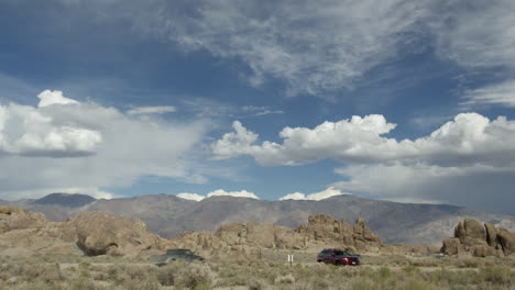 Timelapse-De-Las-Nubes-Sobre-Las-Colinas-De-Alabama-En-Sierra-Nevadas-De-California