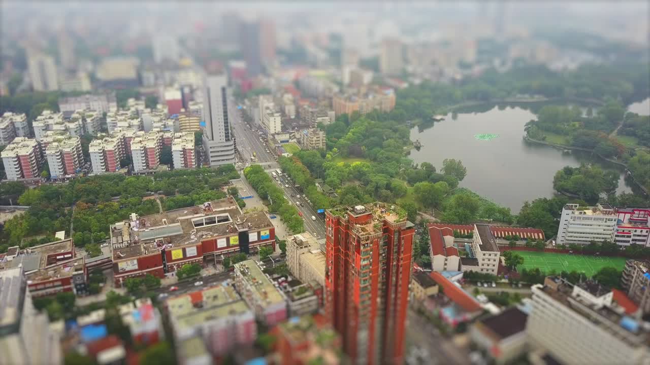 hora del día paisaje de la ciudad de wuhan parque lago panorama aéreo 4k desplazamiento de inclinación china