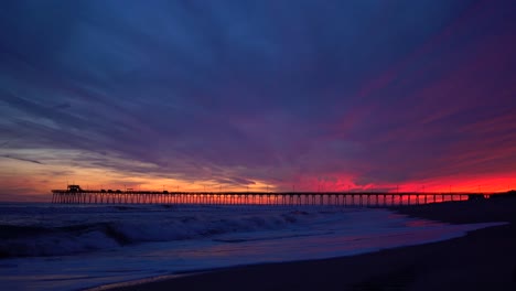 fondo pacífico puesta de sol nubes azules y rojas