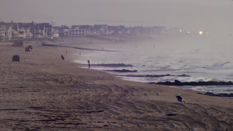 Vista-De-Lente-Larga-Mirando-Hacia-La-Costa-En-Una-Mañana-Nublada-En-La-Costa-De-Jersey