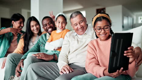 Tablet,-Glückliche-Familie-Oder-Selfie-Mit-Liebe