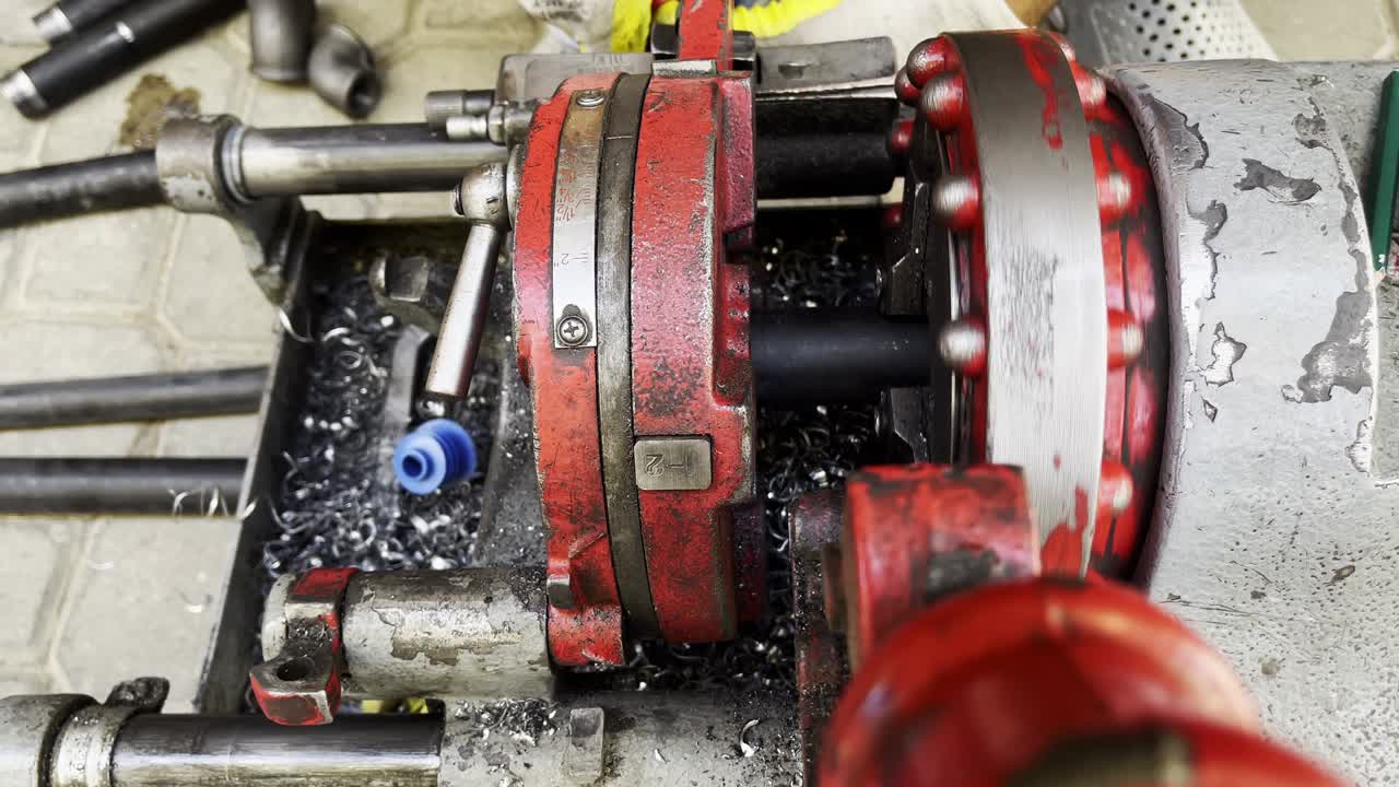 금속 파이프 절단 기계