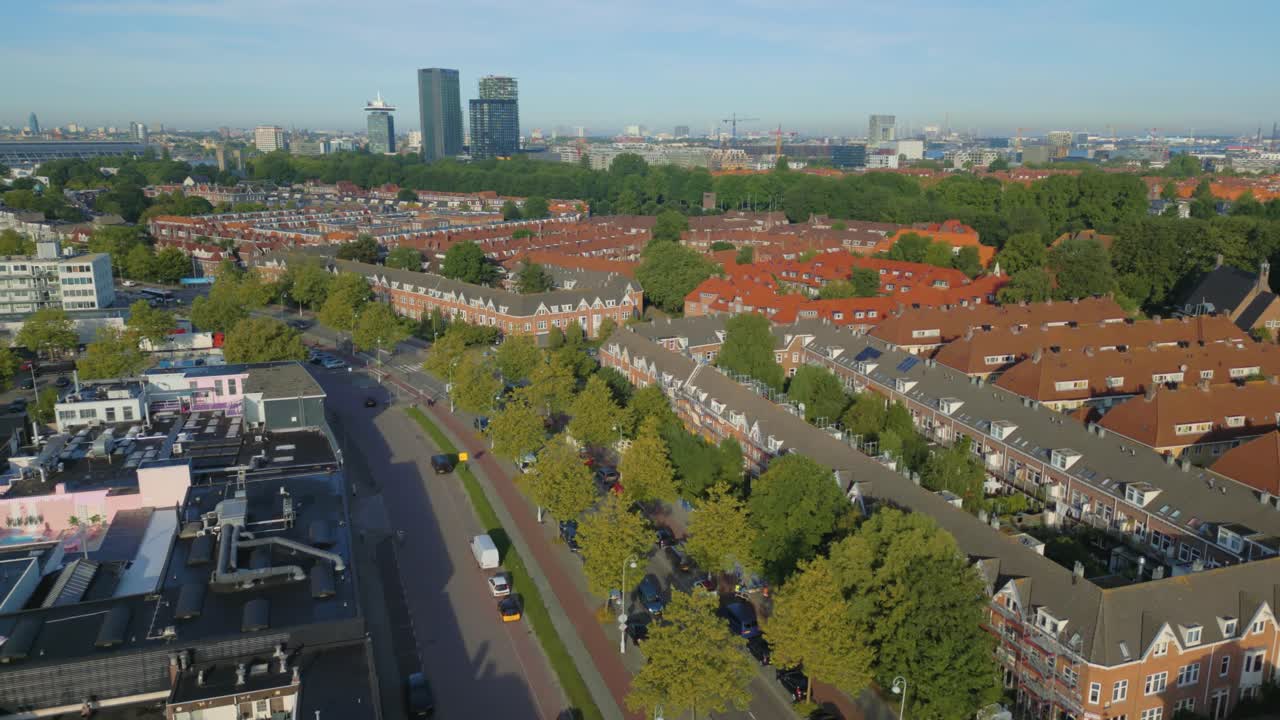 산업 및 주거 도시 지역과 함께 암스테르담 노드 시티 스카이라인 pt 1 of 3