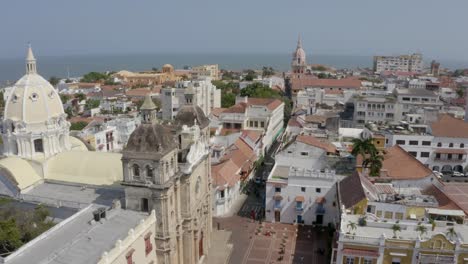 Volar-Sobre-La-Ciudad-Vieja-De-Cartagena-Con-Drone