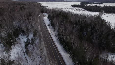 Empty-winter-road-in-the-middle-of-nature