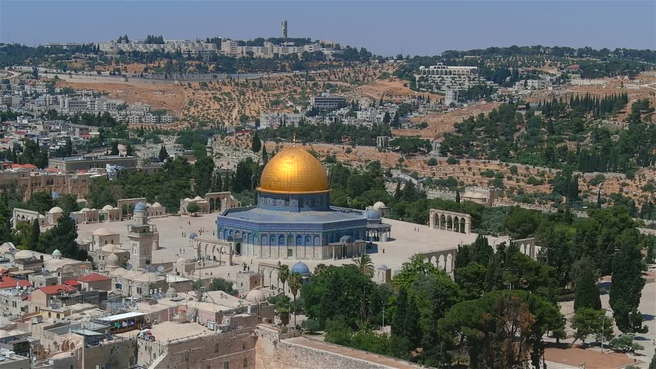 Vista aerea della Cupola d'oro della Roccia e del Muro Occidentale.