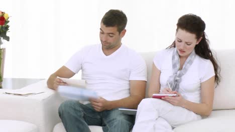 Couple-at-home-doing-Domestic-Bills