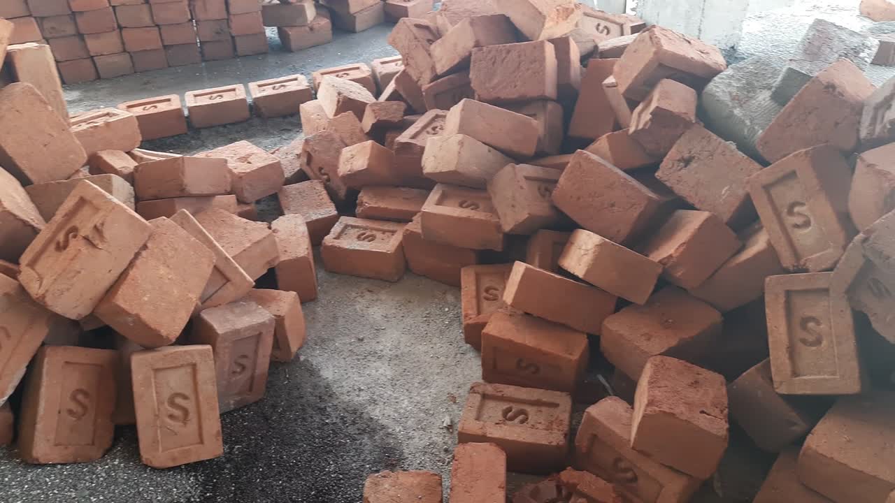 건축용 고체 점토 벽돌, 오래된 은 벽벽돌, 단단한 라테라이트 클래딩 돌 벽돌 (벽, 두께: 4 인치)