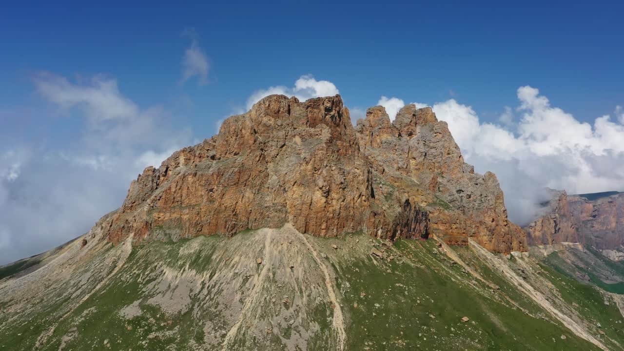 Mother-in-law teeth Caucasus mountain